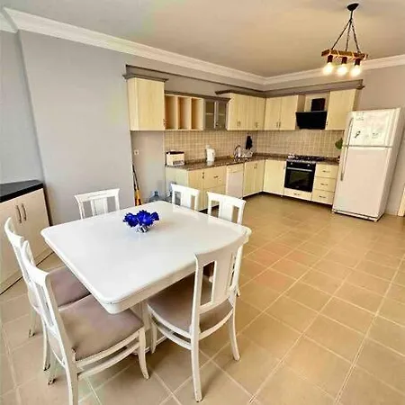 Merkezi Konum Denize Sifir 2+1 Ferah Tatil Eviniz ألانيا